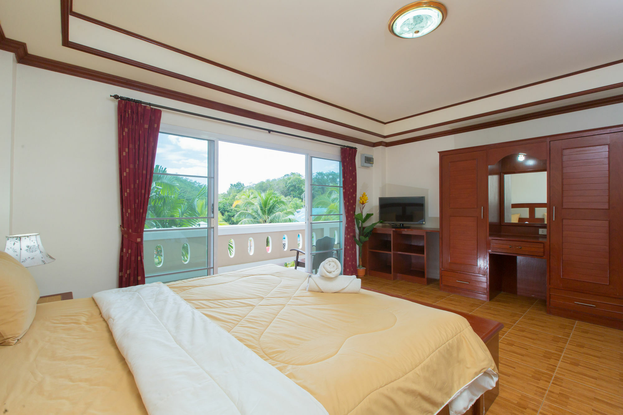Patong Rai Rom Yen Resort Sha Exterior photo